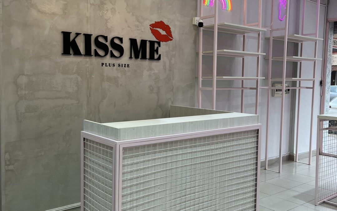 KISS ME
